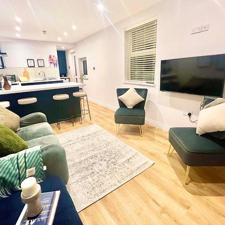 Gorgeous Newly Renovated 2 Double Bed Flat Daire Swansea Dış mekan fotoğraf