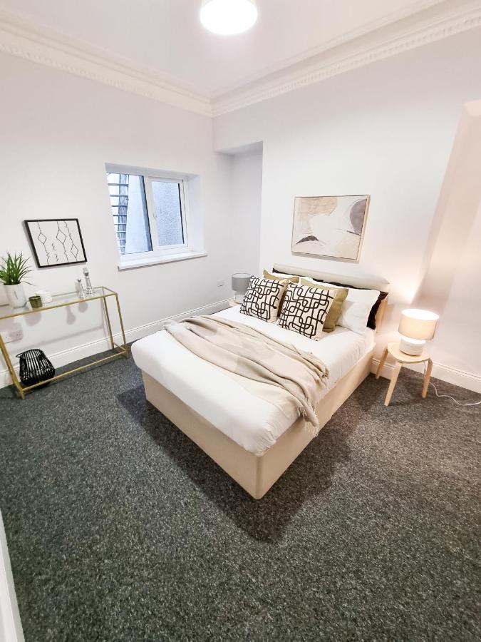 Gorgeous Newly Renovated 2 Double Bed Flat Daire Swansea Dış mekan fotoğraf